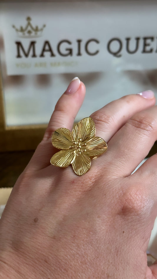 BIG FLOWER RING