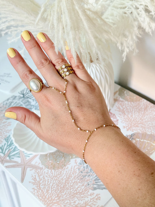 BRISA HAND CHAIN BRACELET