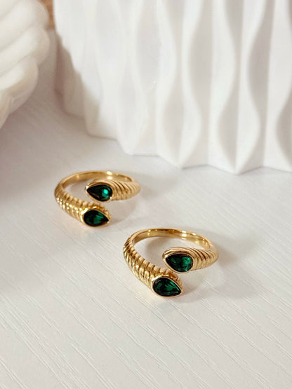 EMERALD RING