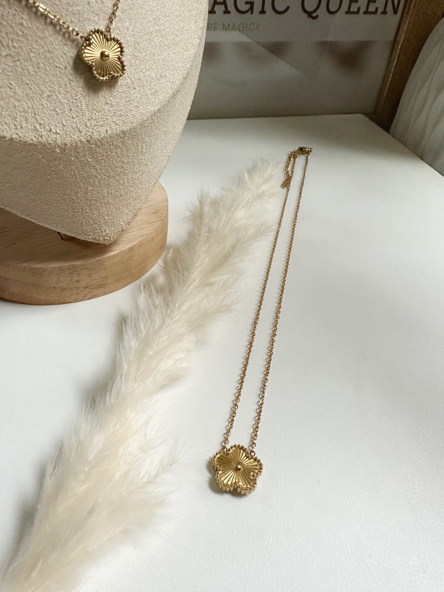 CLOVER GOLD NECKLACE