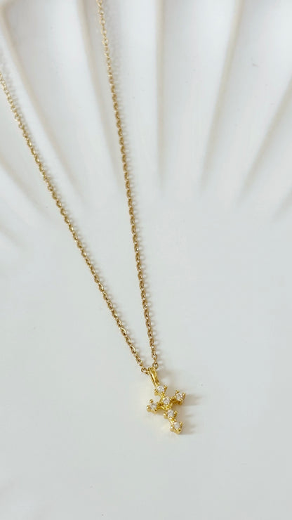 FE DORADA NECKLACEE