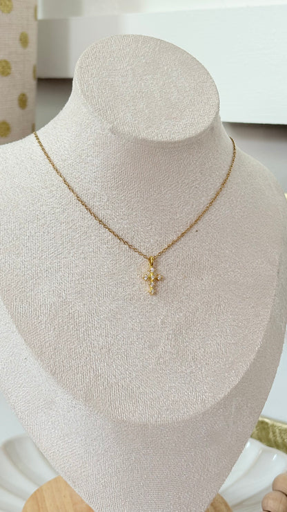 FE DORADA NECKLACEE