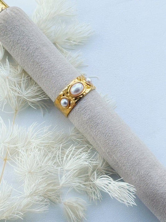 PEARLS RING
